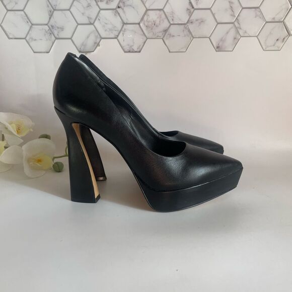 GORGEOUS!!❤️🔥❤️Carrano Sleek & Sexy Black Flared Heels - Picture 2 of 14